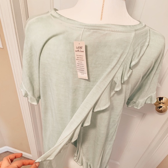 💚Light Green Ruffle Tunic💚 - Picture 3 of 4
